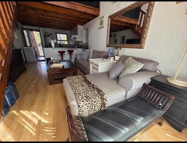 1 BEDROOM APARTMENT FOR SALE IN SUNNINGHILL